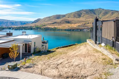 1341 Dragonfly Court