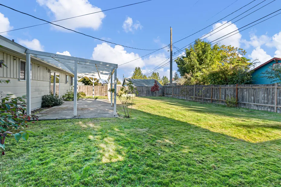 5031 N Bristol Street Photo 24