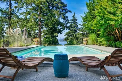 453 94th Ave Se