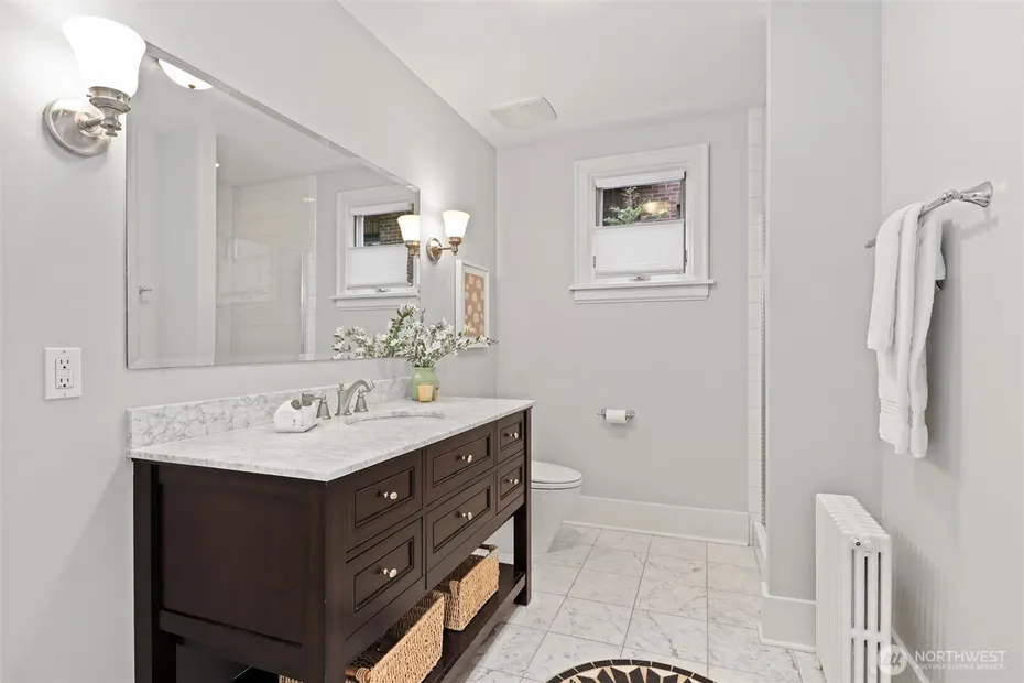 1852 E Shelby Street Photo 13