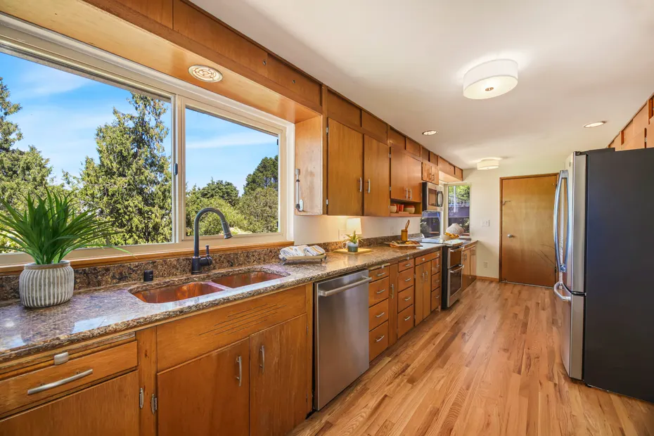 5813 SW Horton Street Photo 13
