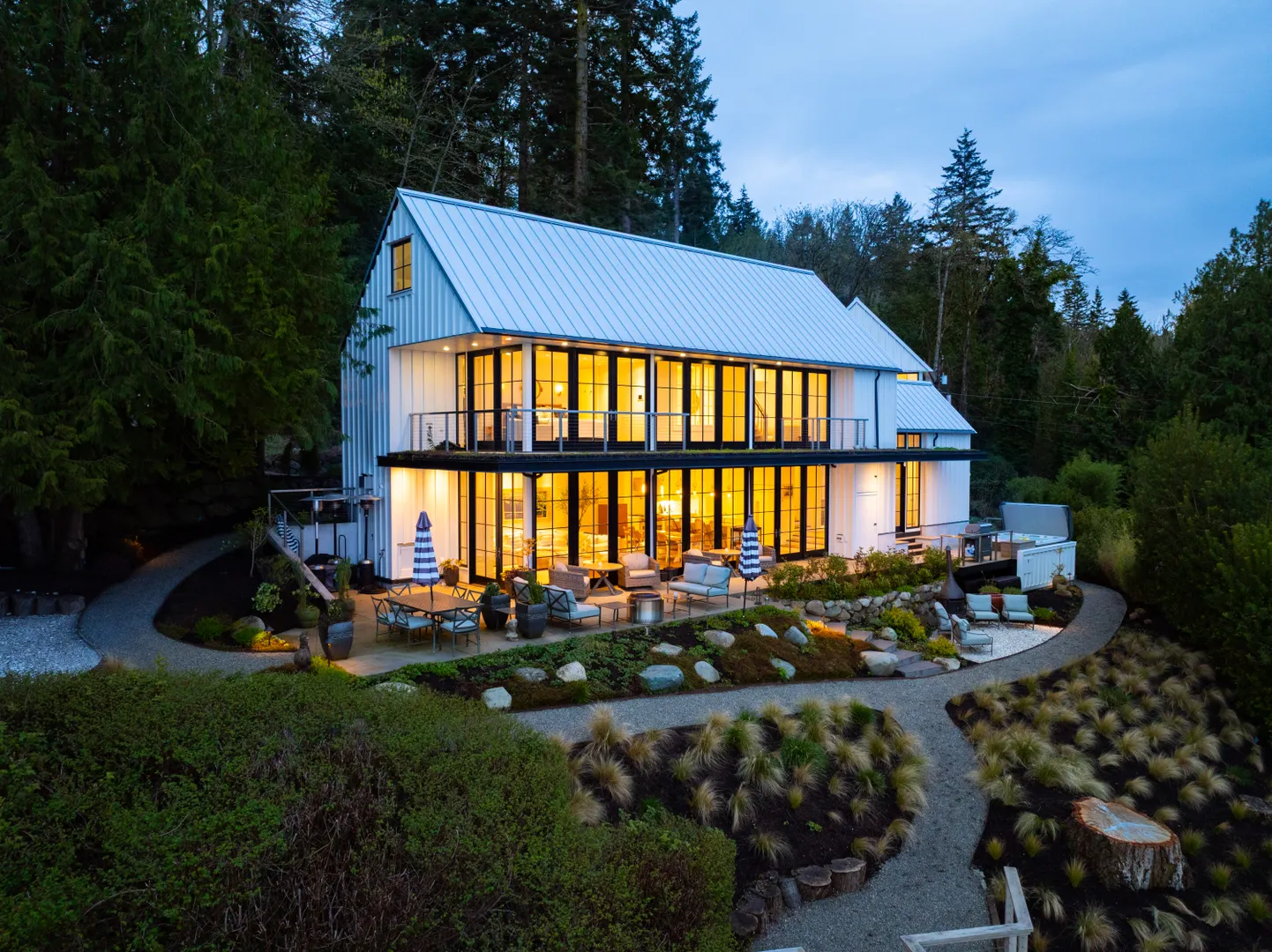 9844 NE Lafayette Avenue