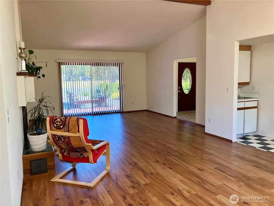 192 Hurricane Ridge Drive Photo 4