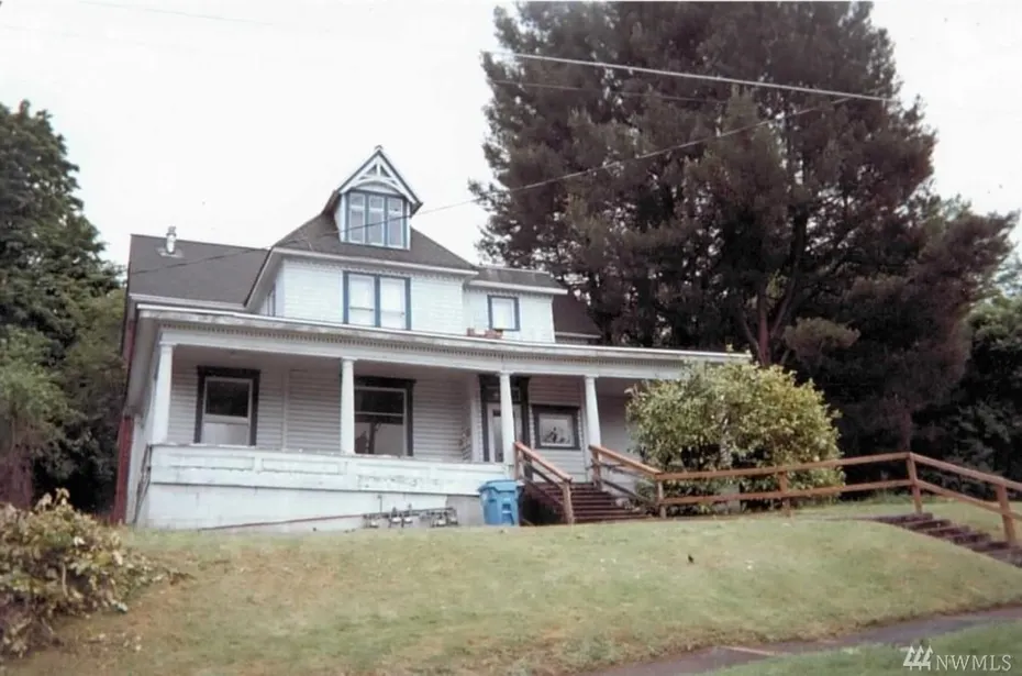 540 NE Adams Ave Photo 1