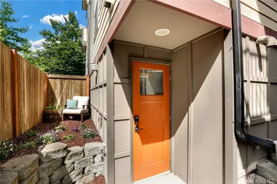 5942 California Ave SW #E