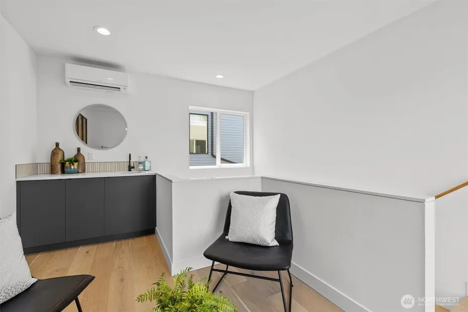 222 10th Avenue E #D Photo 26