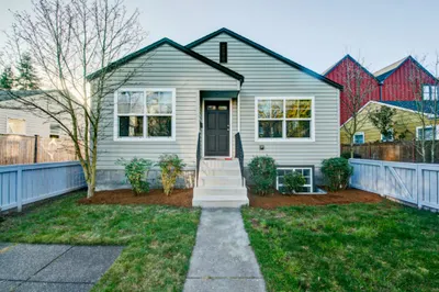 6013 Fauntleroy Wy Sw