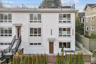 4211 E Mcgilvra Street