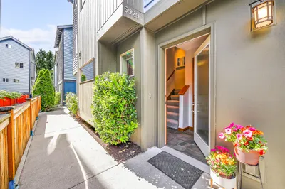 5929 California Ave SW #C