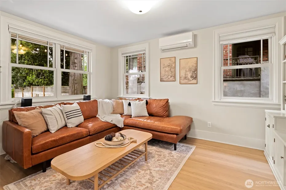 1852 E Shelby Street Photo 12