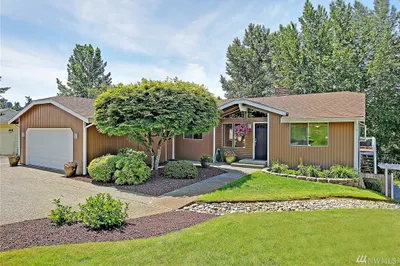 9322 45th Ave W