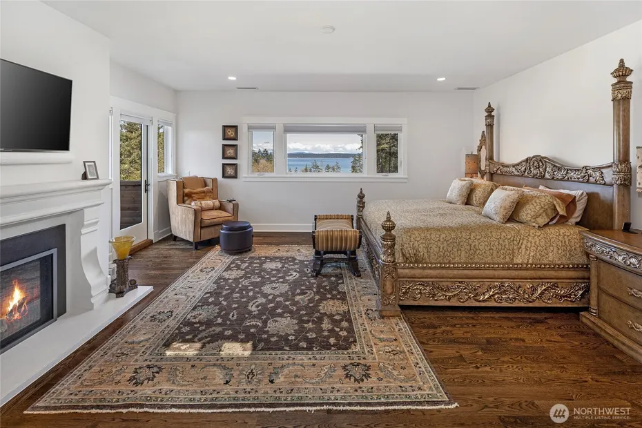 735 Rosler Road Photo 23