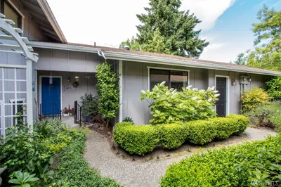 971 Blue Heron Ave Ne