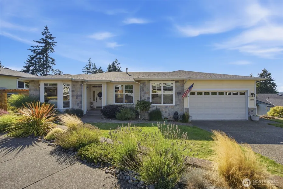 6086 Kingfisher Court Photo 4