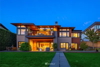 5805 104th Avenue Ne