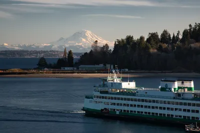 965 Winslow Way E #A-204