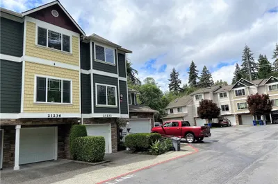 21236 11th Dr Se
