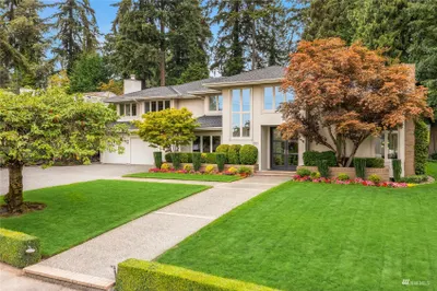 201 Overlake Drive E