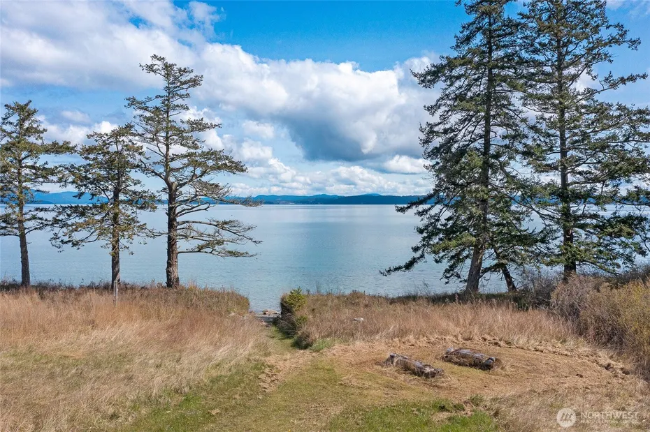 735 Rosler Road Photo 39