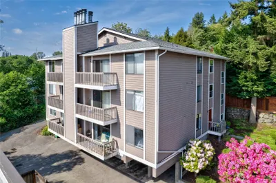 2334 NE 102nd Street #101