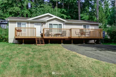 130 E Mason Lake Drive E