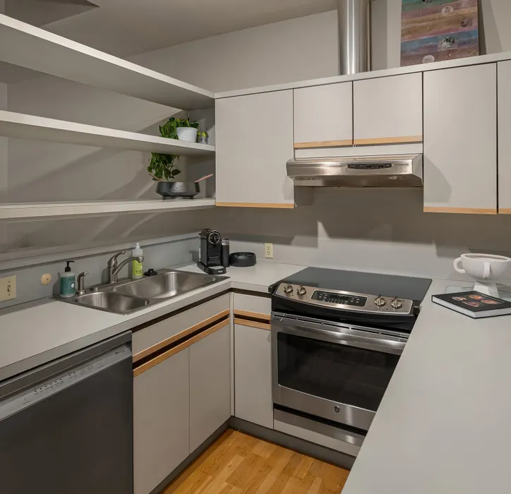 1425 Western Avenue #U403 Photo 17