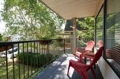 3615 Whitman Ave N #202