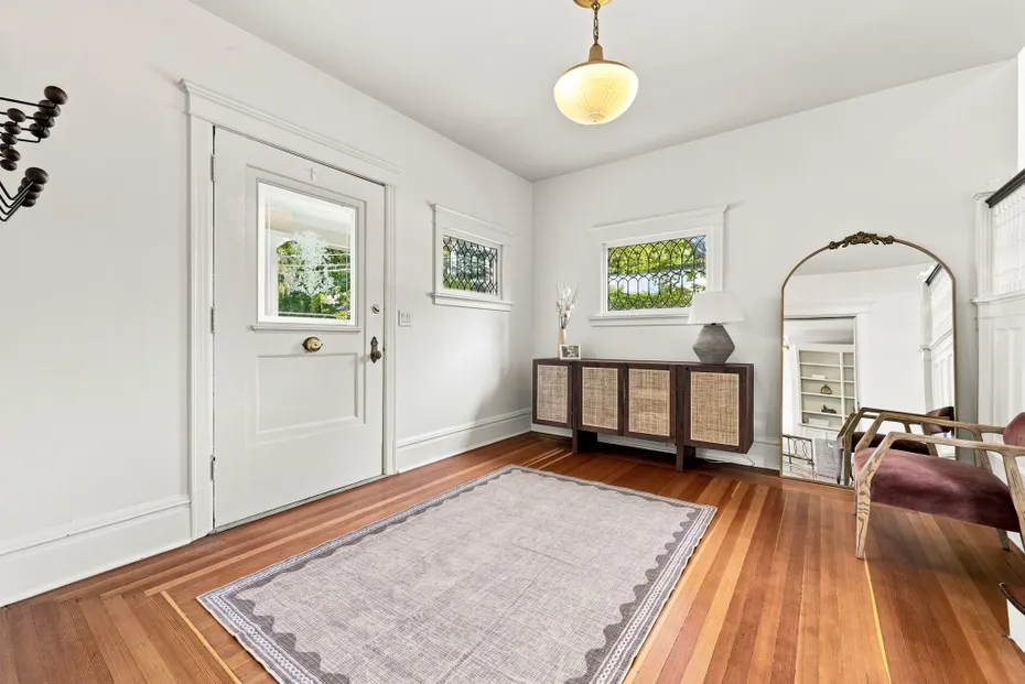 1111 Bellevue Place E Photo 7