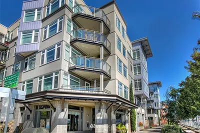 2000 Alaskan Way #254