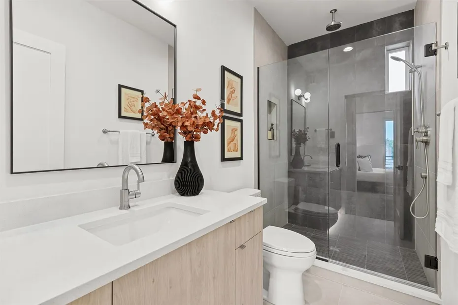 222 10th Avenue E #D Photo 19