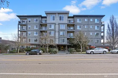 3015 SW Avalon Wy #302