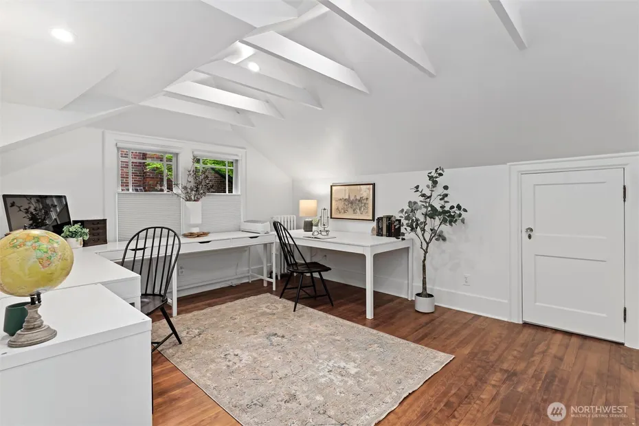 1852 E Shelby Street Photo 18