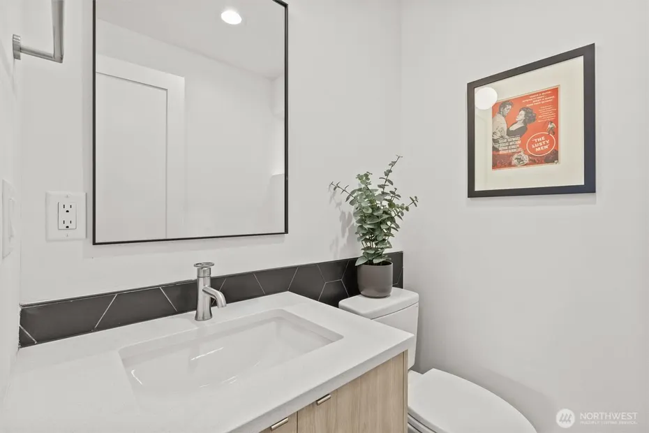 222 10th Avenue E #D Photo 14