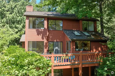 18210 W Spring Lake Drive Se