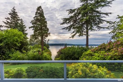 1221 Evergreen Point Rd