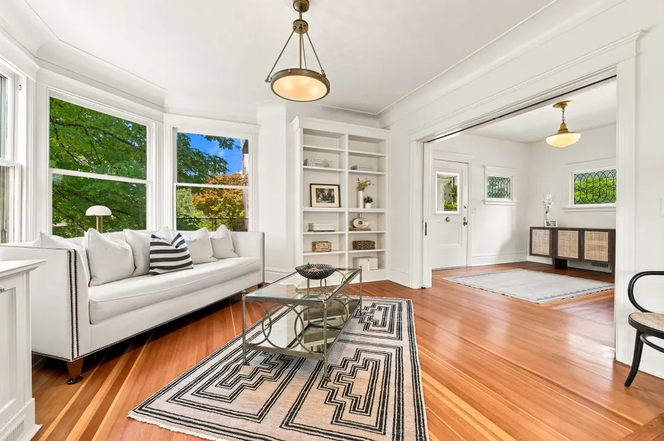 1111 Bellevue Place E Photo 14