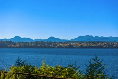 12145 Arrow Point Loop Ne