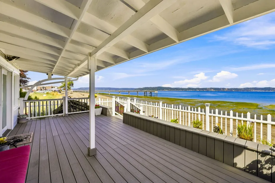 1626 Beach Drive NE Photo 13
