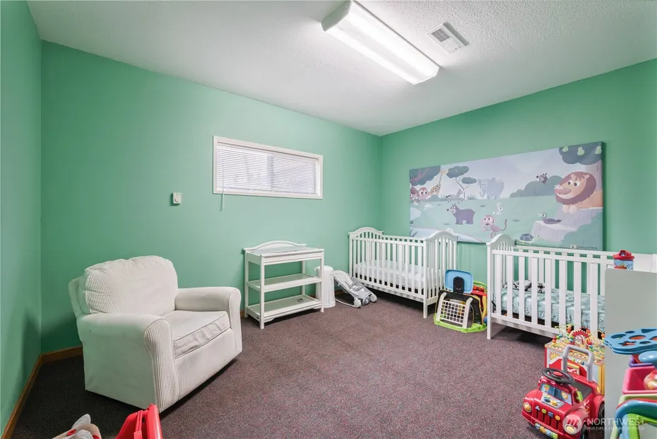 1435 33rd Avenue Photo 16