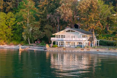 9788 Manitou Beach Drive Ne