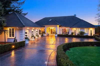 1913 E Lake Sammamish Place Se
