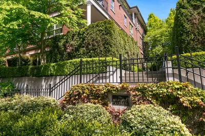 726 Boylston Avenue E #9