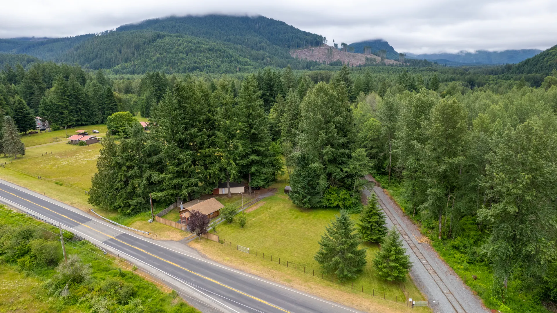 22204 State Route 706 E