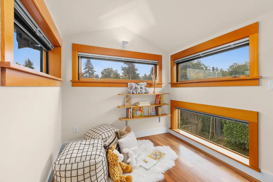 2223 39th Avenue E Photo 52