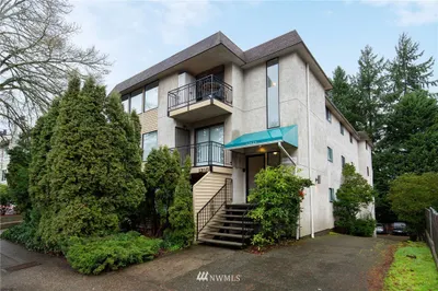 12033 15th Avenue NE #203