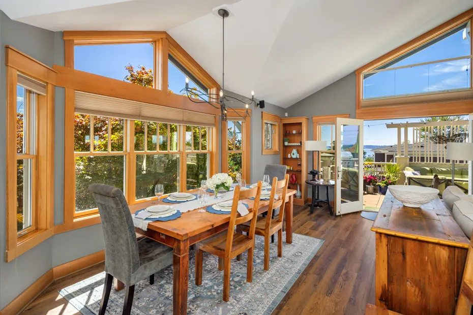 421 2nd Street W Photo 15