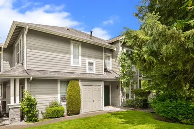 2126 #7-6 Newport Way Nw
