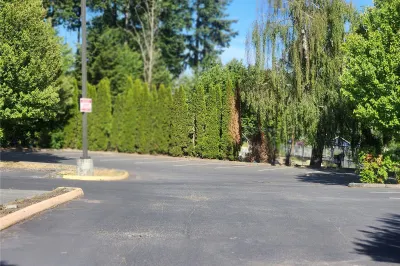 Everett Commercial