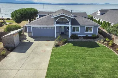 3694 Oceanside Dr