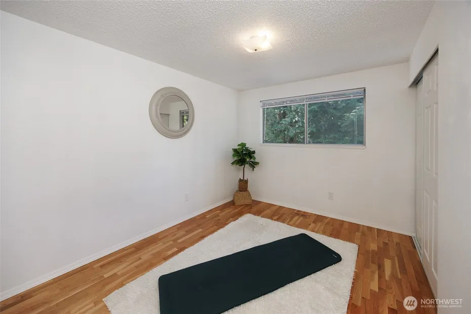 12822 NE 68th Street Photo 32
